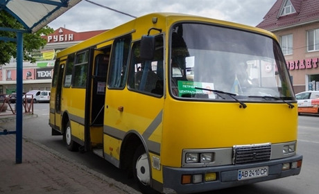 У Жмеринці 1 травня до міського кладовища курсуватиме громадський транспорт: графік та вартість