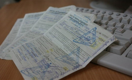 Паперові лікарняні будуть видавати до травня, але в окремих випадках