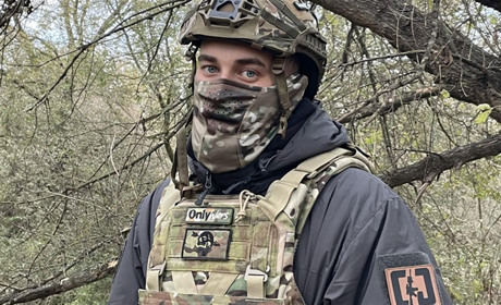 Після 5-ти років в окупації в Луганську боєць з позивним Джокер воює за Україну