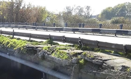 Старокостянтинівський міст через річку Случ закривають на ремонт