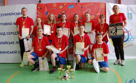 Володимирецькі школярі отримали нагороди від «Олімпійського лелеченяти»