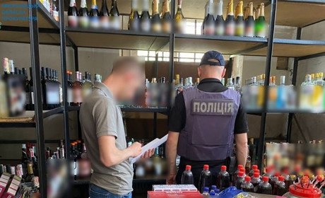 Бізнес із градусами: поліція «накрила» підприємця із Шепетівщини