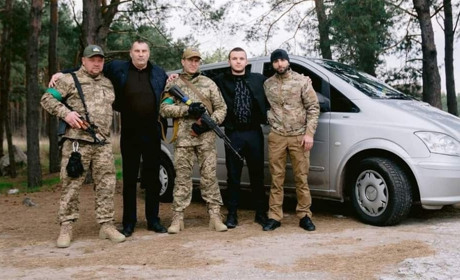 Брати Яреми для ЗСУ купили тепловізор та мікроавтобус
