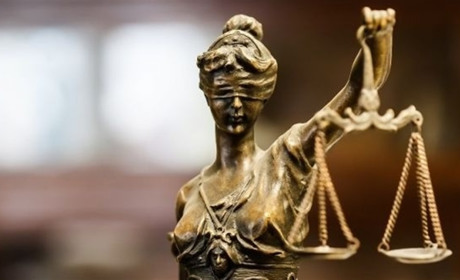 Зберігав зброю та виготовляв психотропи: перед судом постане 38-річний звягелянин