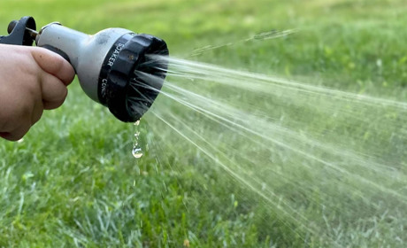 "Кагарликводоканал" просить своїх абонентів не використовувати питну воду для поливу