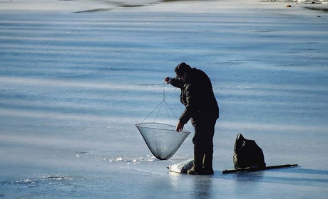З 1 листопада заборонено ловити рибу в зимувальних ямах