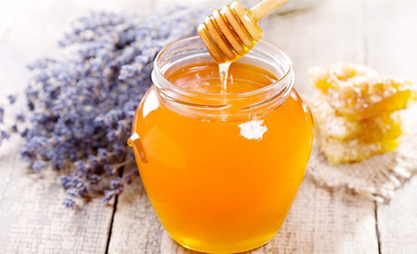 Кінний театр запрошує на сімейне ілюзіон-шоу «Медовий Спас»