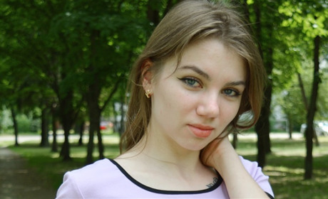 Медалістка Корюківської гімназії Іванна Кожем`яко мріяла про випускний, але війна його вкрала
