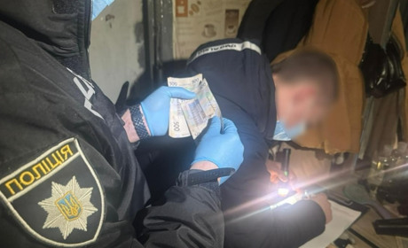 Мільйон гривень на горі родин зниклих безвісти військових: на Кіровоградщині викрили шахрайок