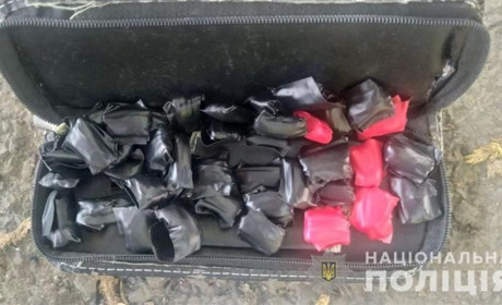 За зберігання наркотиків з метою збуту звягельчанину загрожує до 10 років позбавлення волі