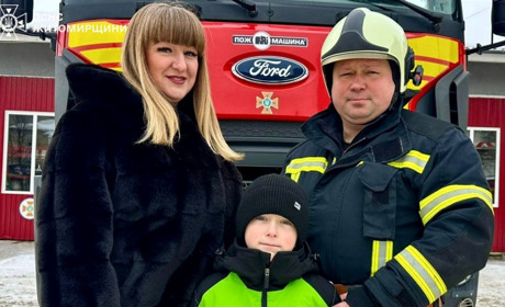 Дисципліна, сім'я і тренування з сином: історія звягельського рятувальника Максима Троцького