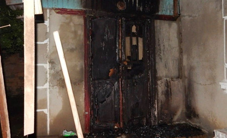 У селі Біляївської громади чоловік підпалив будинок сусіда: вирішив похуліганити
