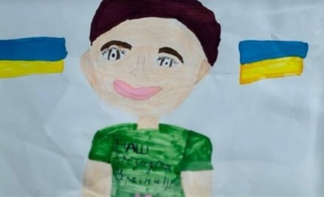 Другокласниця намалювала портрет президента і віддала всі свої заощадження на потреби армії