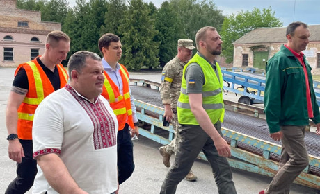 Менську громаду відвідав В'ячеслав Чаус. І не з порожніми руками