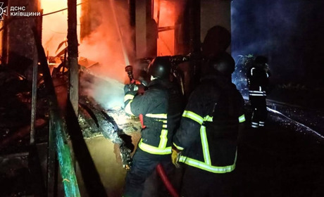 Внаслідок нічної атаки на Київщині травмовано двох людей