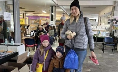 Гуманітарна допомога переселенцям з Луганщини. Скільки продуктових наборів видано за тиждень