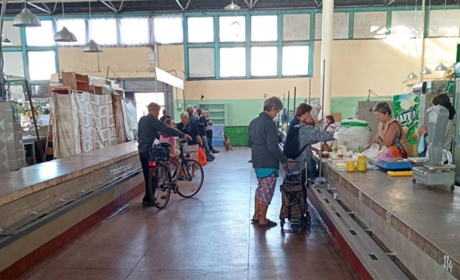 У Нову Каховку не пропускають машини з товарами із Криму