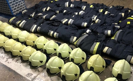 Нетішинські рятувальники отримали швейцарський спецодяг