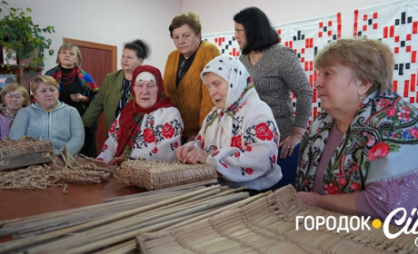 Кошики з очерету як жива пам’ять поколінь: у Городку відбувся майстер-клас зі старовинного ремесла