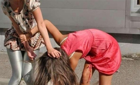 В Южному у черзі за гуманітарною допомогою побилися жінки (ВІДЕО)