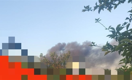 Приліт ракети у передмістя Одеси. Є двоє поранених, виникла пожежа