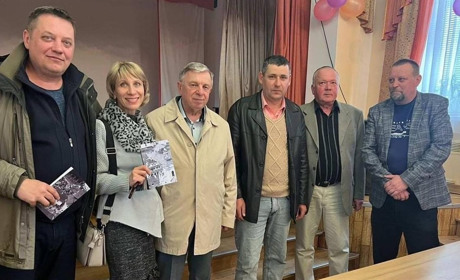 У світ вийшла нова збірка «Краєзнавчі нариси з історії Кременеччини»