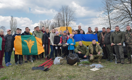 На Алеї кіборгів посадили шевченківські дуби