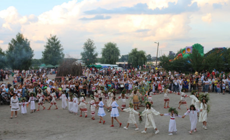 "На Івана, на Купала нічка мала": у Старокостянтинові відзначили театралізоване свято