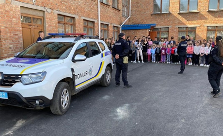 Білопільські поліцейські нагадали дітям про безпеку на дорогах