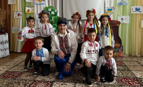 У «Ластівці» провели літературний марафон до Дня рідної мови: пишуть первомайські педагоги