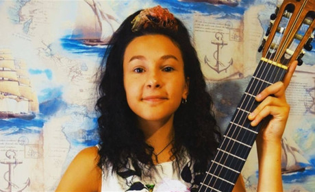 Юна гітаристка з Нікополя перемогла у Міжнародному конкурсі виконавців на народних інструментах