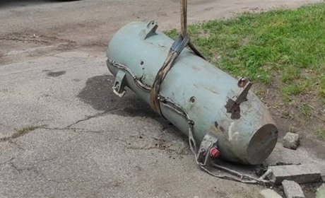У дворі приватного будинку на Київщині виявили боєчастину російської ракети Х-101