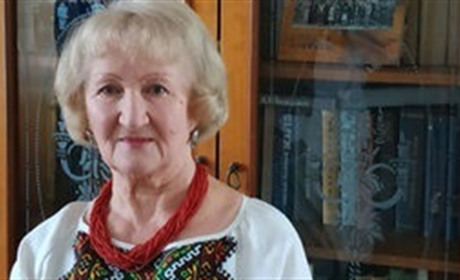 30 випускників Івано-Франківського медичного коледжу: серед героїнь проєкту — калушанка Марія Библів