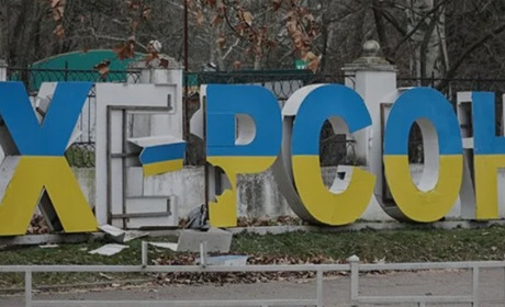 Ворог уночі атакував Херсон: шестеро людей поранені