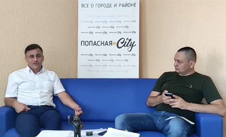 Дороги, скорочення, басейн, бюджет: Микола Ханатов відповів у прямому ефірі на ці та інші питання