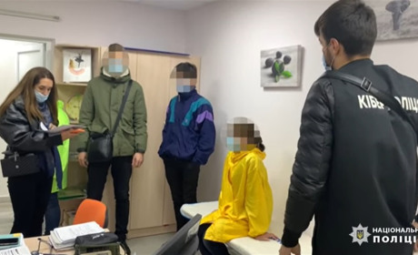 В Одесі поліція викрила схему підробки COVID-сертифікатів: це робили лікарка, медсестра і чоловік