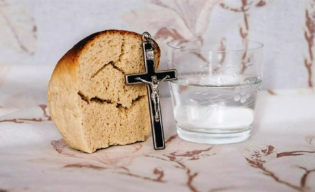 Великий піст: що їсти, як молитися, коли ходити до церкви