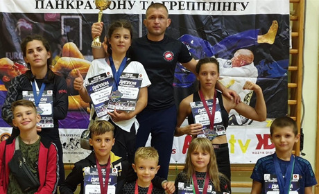 Спортсмены измаильского бойцовского клуба привезли домой 11 медалей