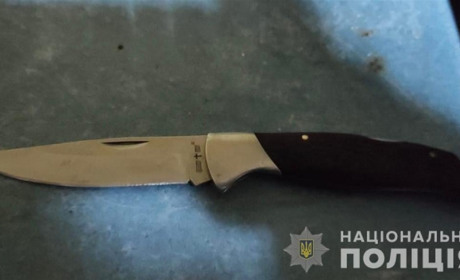 На Каграличчині чоловік тяжко поранив свого товариша ножем під час відпочинку в кафе