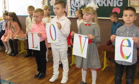 У сьомій школі провели конкурс англійської мови і «Mother`s Day»