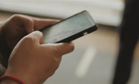 Ще двох херсонців ошукали телефонні шахраї: аферисти представляються працівниками соцслужб і банків