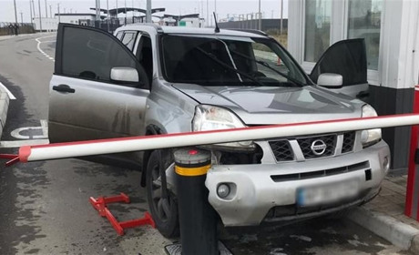 Проривався на окупований півострів: на КПВВ «Чонгар» водій намагався протаранити шлагбаум