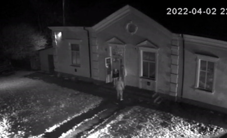 Застрелена собака і бійка відвідувача з дівчиною у магазині: події, що обурили людей на Кіцманщині