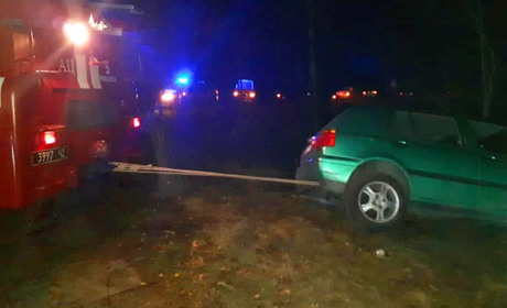 На Володимиреччині поблизу села Суховоля авто злетіло у кювет