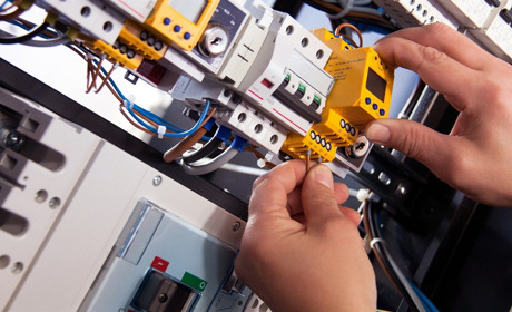 У Сватівському районі через ремонт відключать світло 26 листопада: де і на скільки