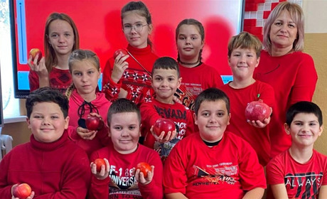 У Біляївському ліцеї №3 кольоровий "вітамінний флешмоб": діти навчаються здоров’ю через гру