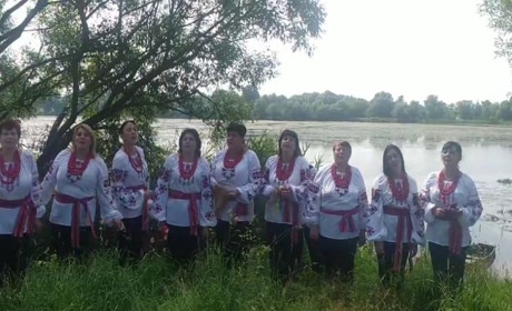 День рибалки. У селі Некрасове зі святом привітали запальними піснями (відео)
