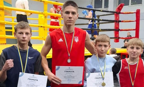 Юні славутські боксери стали переможцями на чемпіонаті у Нетішині