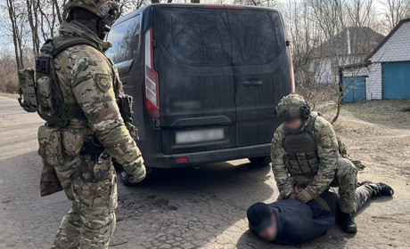 У Ніжинському районі поліцейські затримали двох наркодилерів