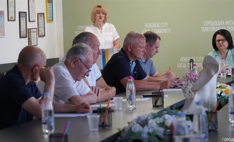 Городоцька міська рада виділила понад півмільйона гривень для освітян та учнів